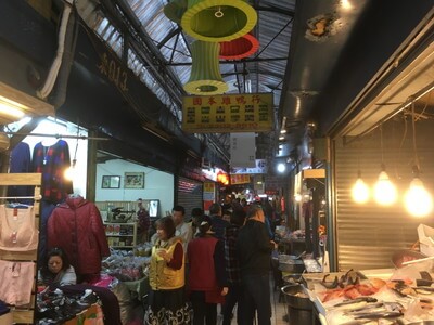 台北の新富町文化市場