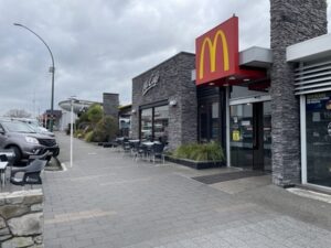 タウポ湖のマクドナルド