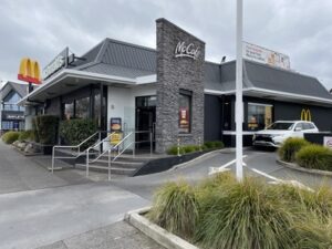 タウポ湖のマクドナルド