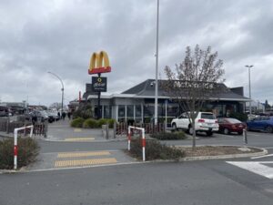 タウポ湖のマクドナルド