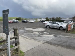 マタカナの駐車場