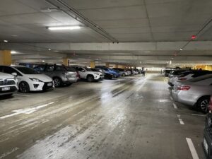 シルビア・パーク・ショッピングセンターの駐車場